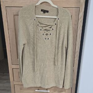 Love Tree V-Neck Sweater - Tan